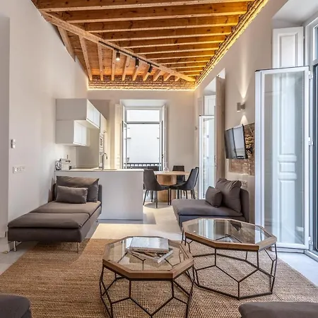Apartment Wonderful With Three Bedrooms And Two Bathrooms In The Center Malaga
