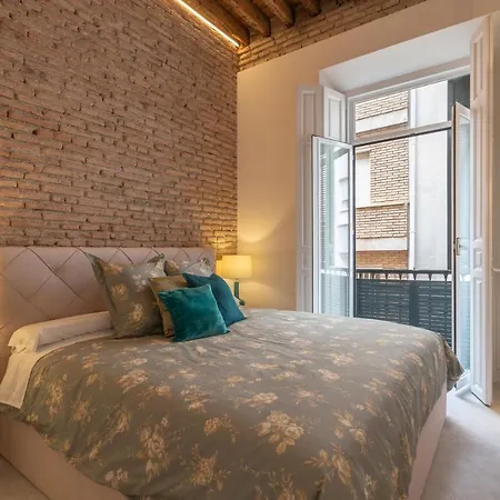 Wonderful With Three Bedrooms And Two Bathrooms In The Center Apartment Malaga