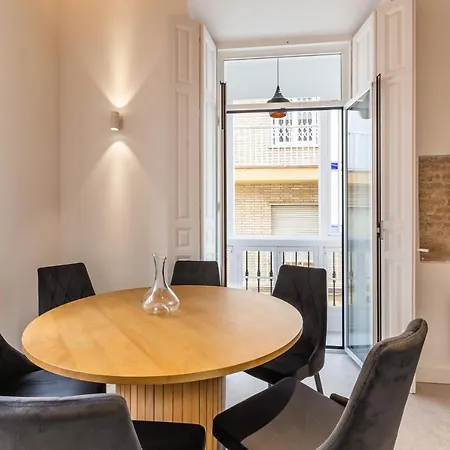 Wonderful With Three Bedrooms And Two Bathrooms In The Center * Malaga