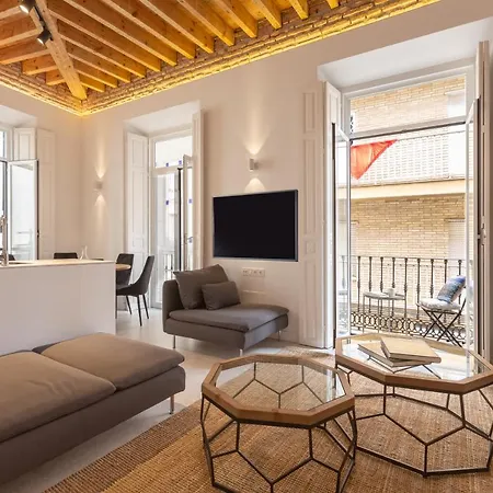 Apartment Wonderful With Three Bedrooms And Two Bathrooms In The Center Malaga